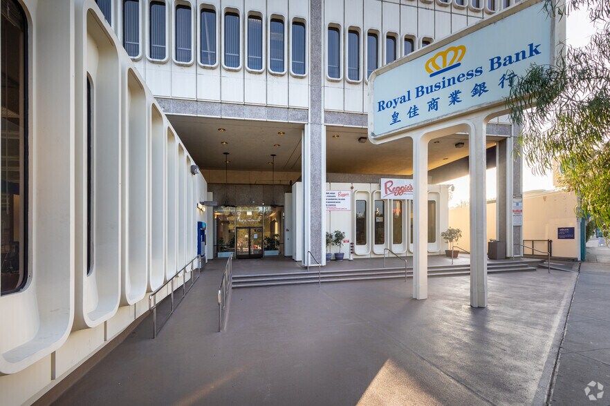 1910 W Sunset Blvd, Los Angeles, CA à louer - Photo du bâtiment - Image 3 de 5