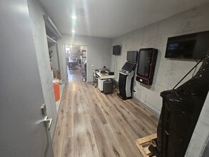 300-316 S Brand Blvd, Glendale, CA à louer Photo intérieure- Image 1 de 6