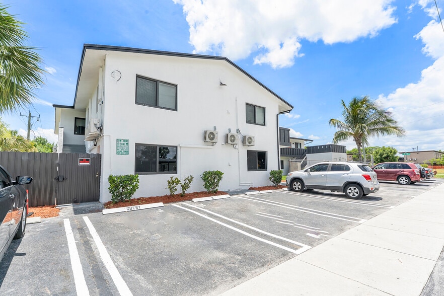 940 NW 8th Ave, Pompano Beach, FL à vendre - Photo du bâtiment - Image 3 de 36