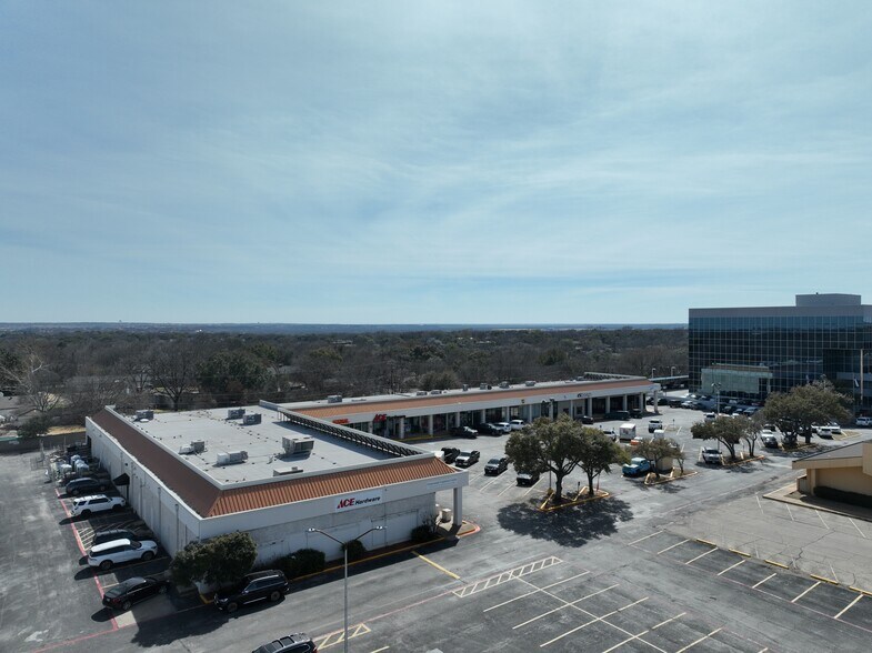 6701-6775 Camp Bowie Blvd, Fort Worth, TX à louer - Photo du bâtiment - Image 2 de 5