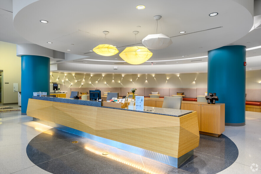 1101 Wilson Blvd, Arlington, VA for lease - Lobby - Image 3 of 22