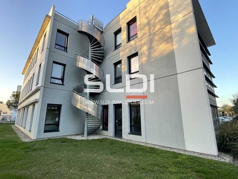 1 Rue Monseigneur Ancel, Saint-Priest for lease - Building Photo - Image 3 of 4
