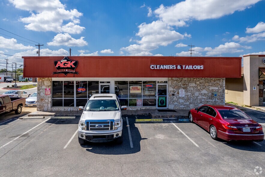 609 Pat Booker Rd, Universal City, TX à vendre - Photo du bâtiment - Image 3 de 17