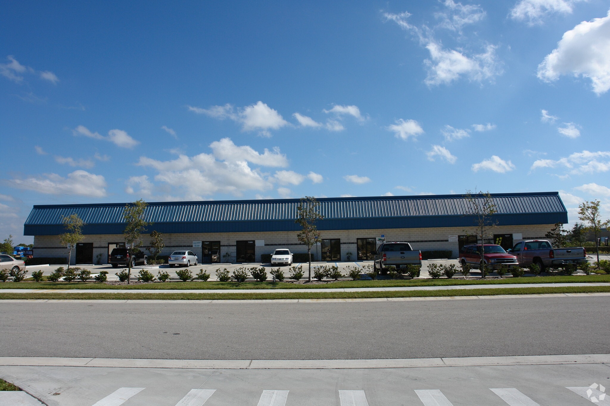 7203-7217 21st St E, Sarasota, FL for lease Primary Photo- Image 1 of 5