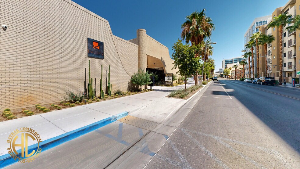 626 S 3rd St, Las Vegas, NV à louer - Photo du bâtiment - Image 2 de 12