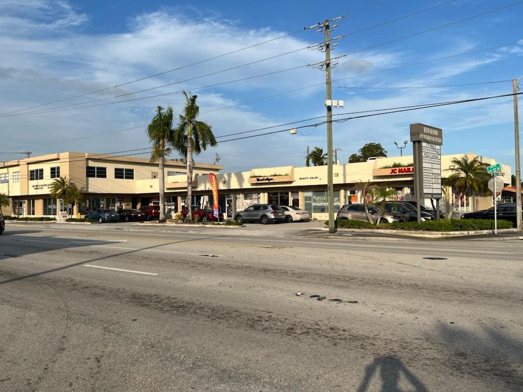 601-625 SW 57th Ave, Miami, FL for lease Building Photo- Image 1 of 8