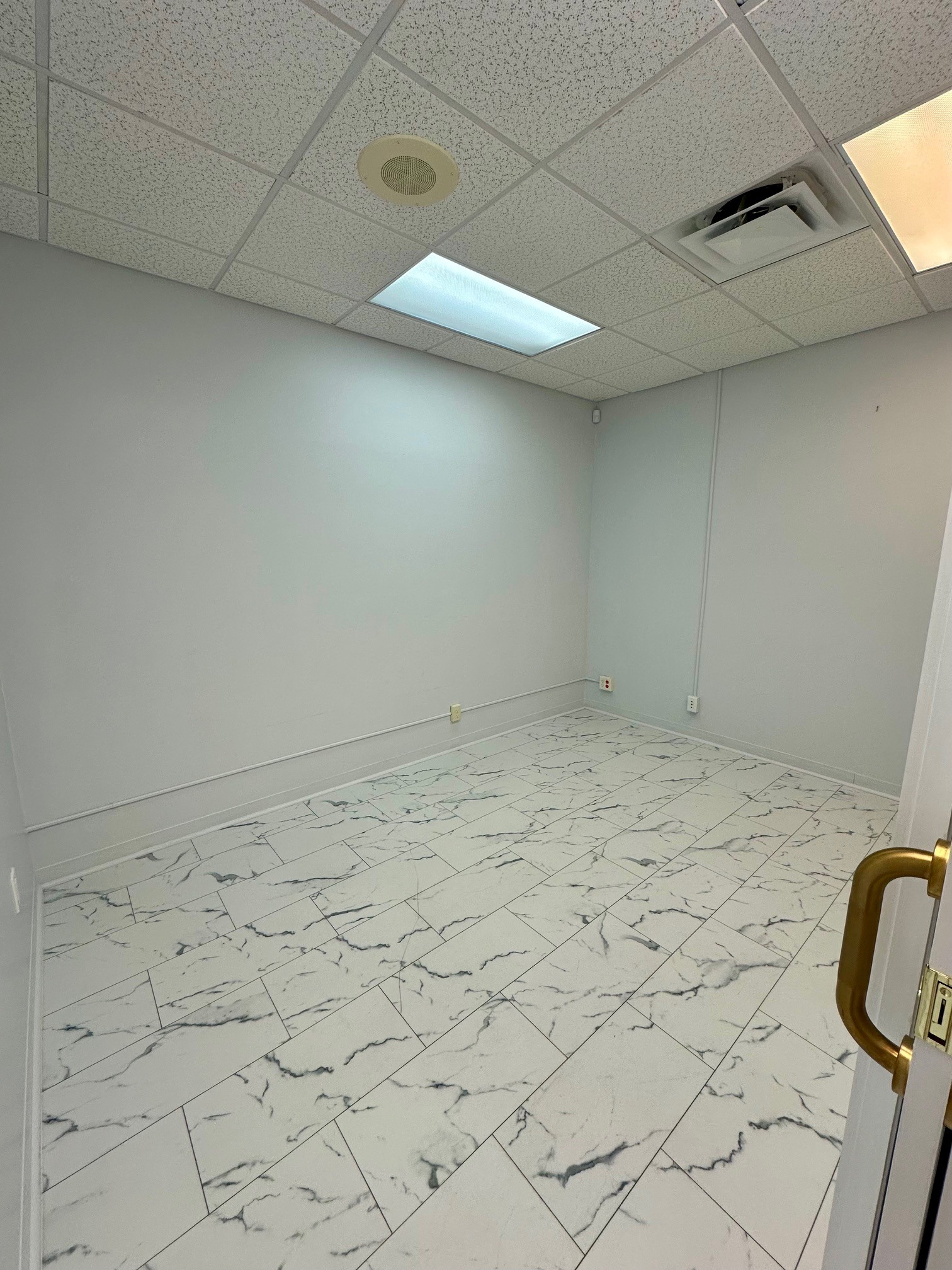 2404 Seacrest Blvd, Boynton Beach, FL à louer Photo intérieure- Image 1 de 7