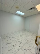 2404 Seacrest Blvd, Boynton Beach, FL à louer Photo intérieure- Image 1 de 7