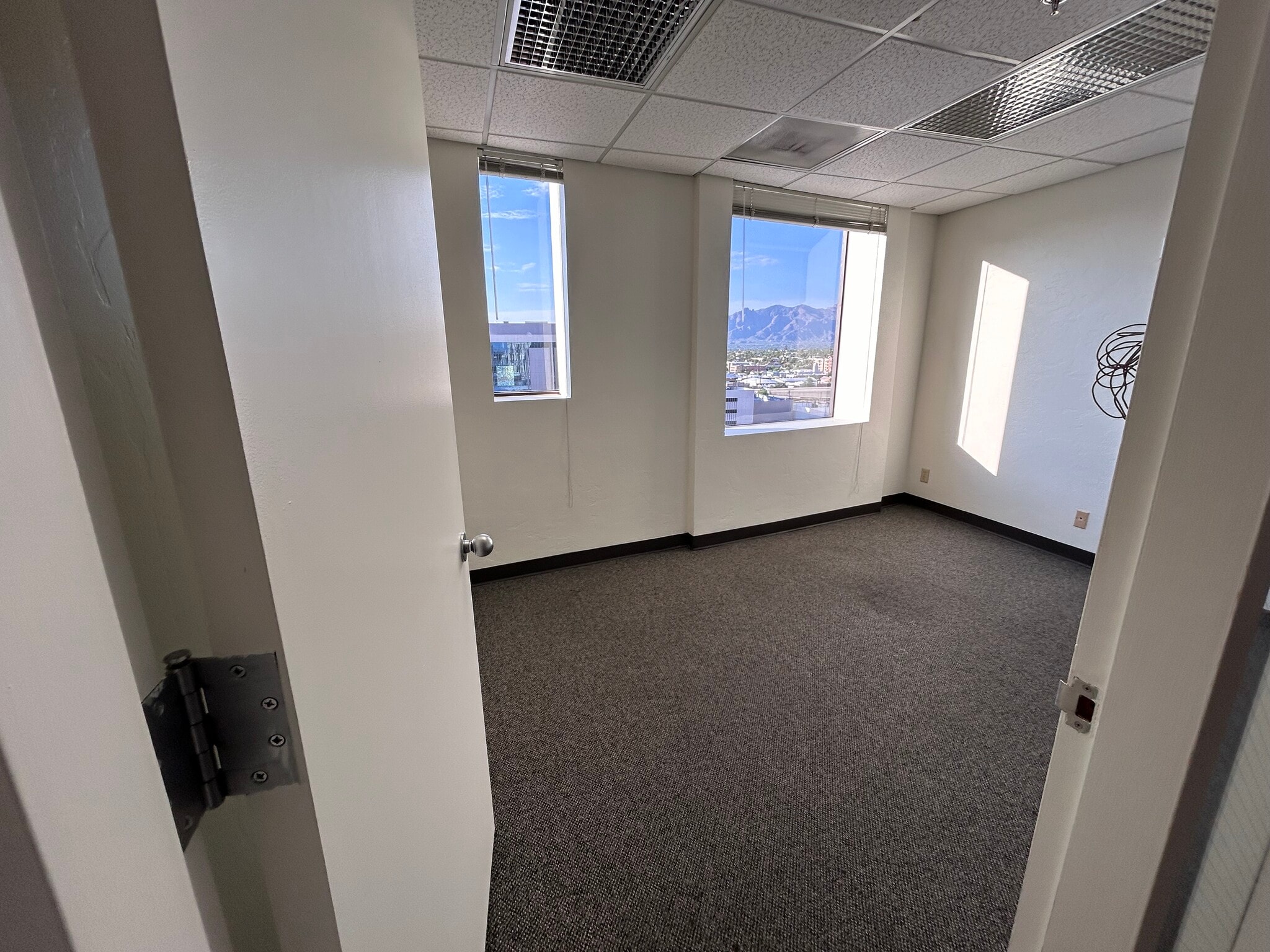 100 N Stone Ave, Tucson, AZ for lease Interior Photo- Image 1 of 12