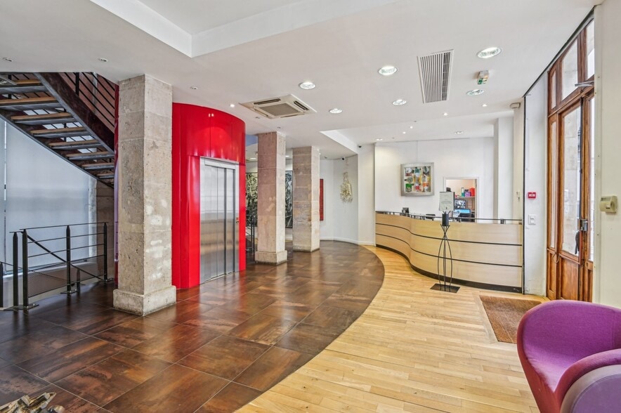 13 Rue Pierre Leroux, Paris à louer - Hall d’entrée - Image 3 de 20