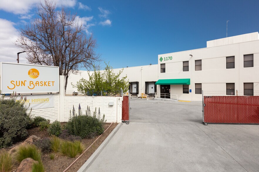 1130-1170 Olinder Ct, San Jose, CA à louer - Photo du bâtiment - Image 3 de 9