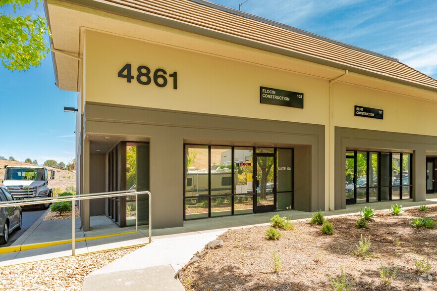 4861 Sunrise Dr, Martinez, CA à louer - Photo du bâtiment - Image 3 de 17