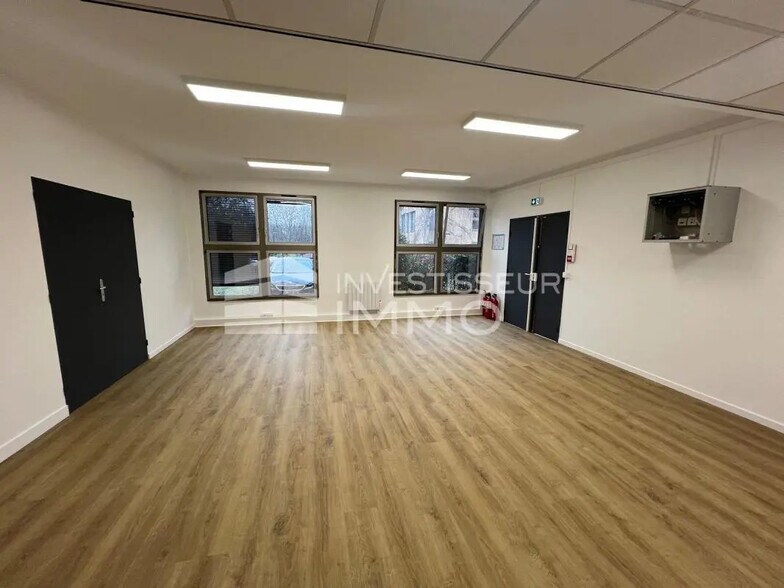 Bureau dans Torcy à louer - Photo intérieure - Image 3 de 4