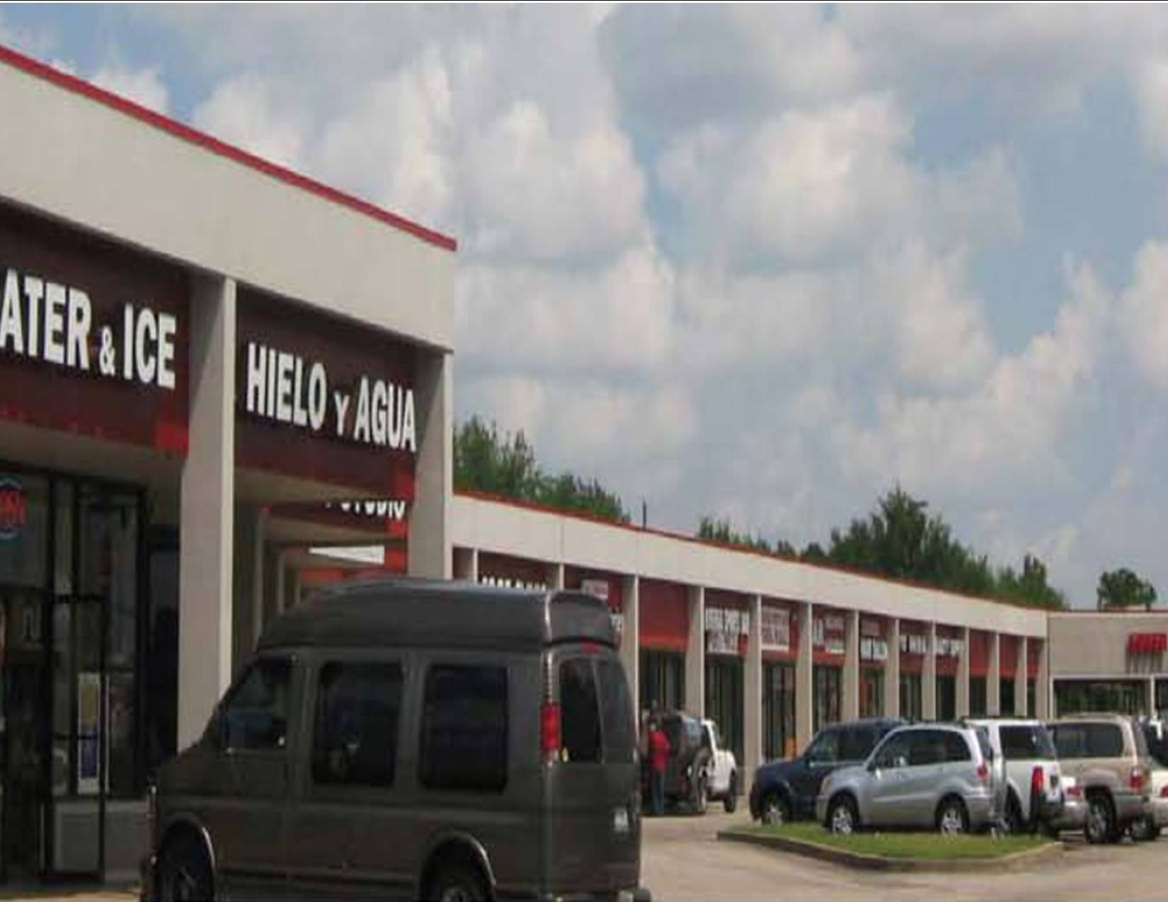 12760-12834 Veterans Memorial Dr, Houston, TX à louer Photo du bâtiment- Image 1 de 2