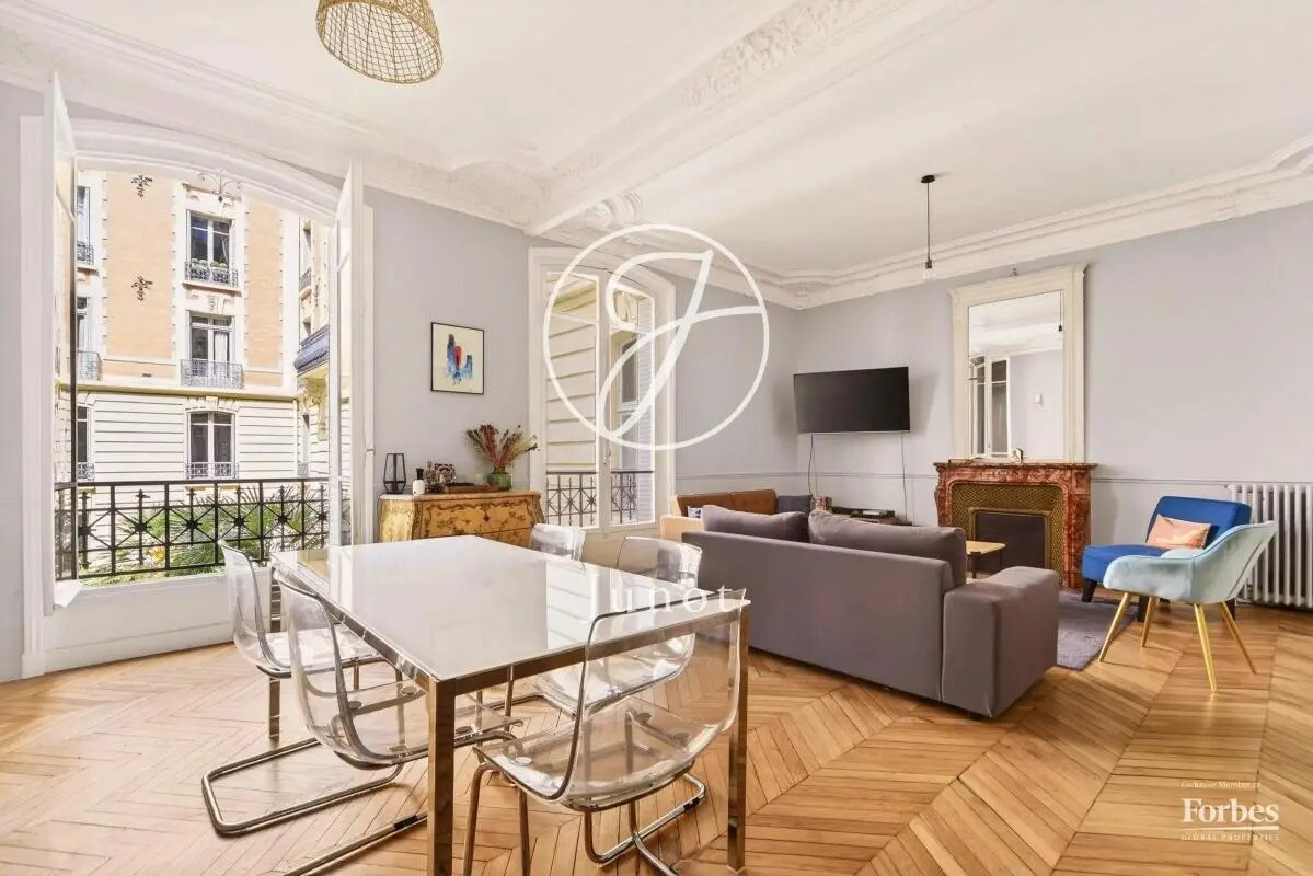Multifamily in Paris for sale Interior Photo- Image 1 of 18