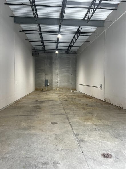 810 Interstate Pky, Waukee, IA for lease - Interior Photo - Image 3 of 3