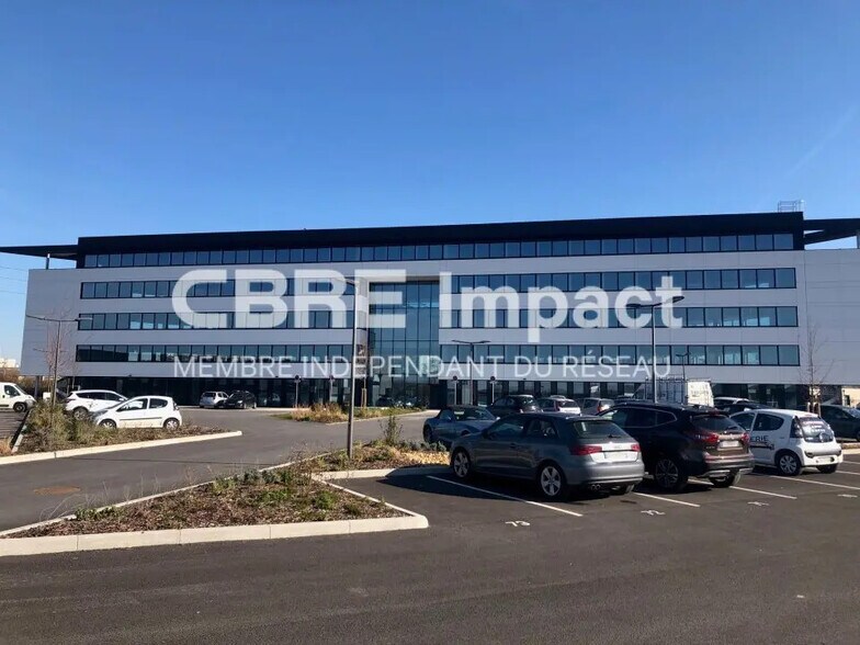 Office in Bezannes for lease - Building Photo - Image 2 of 9