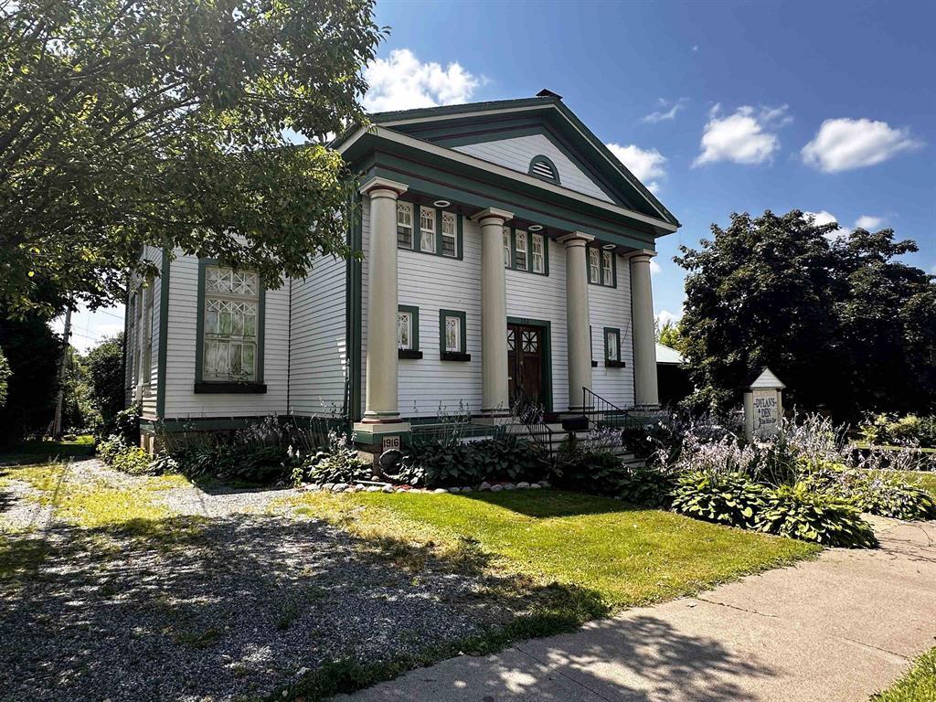 132 E 4th St, Neillsville, WI à vendre Photo principale- Image 1 de 15