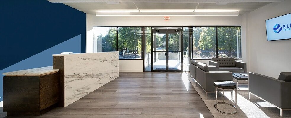 3110 Crossing Park Dr, Norcross, GA for lease - Interior Photo - Image 2 of 13