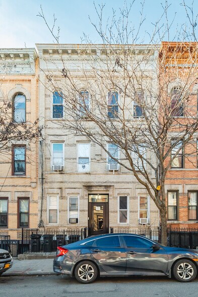 321 Menahan St, Brooklyn, NY à vendre - Photo du bâtiment - Image 2 de 23