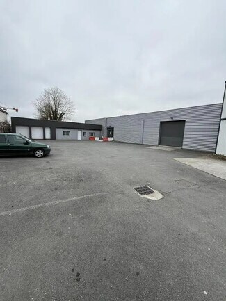 Plus de détails pour Local d'activités à louer