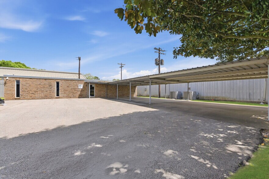 13026 Rosecrest Dr, Houston, TX à louer - Photo du bâtiment - Image 3 de 33