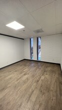 5060 N 19th Ave, Phoenix, AZ for lease Interior Photo- Image 1 of 4