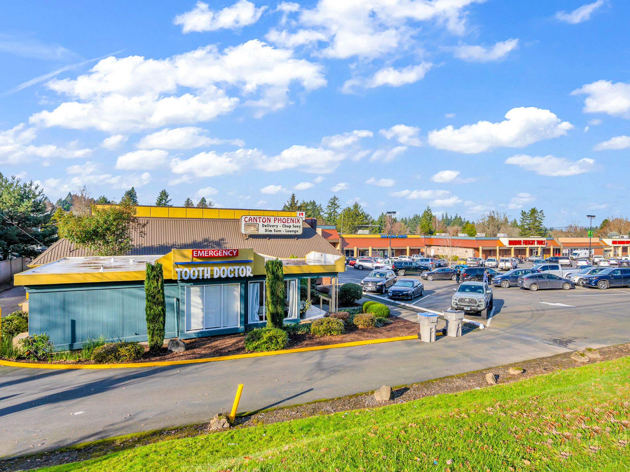 14285-14363 SW Pacific Hwy, Portland, OR for lease Building Photo- Image 1 of 17