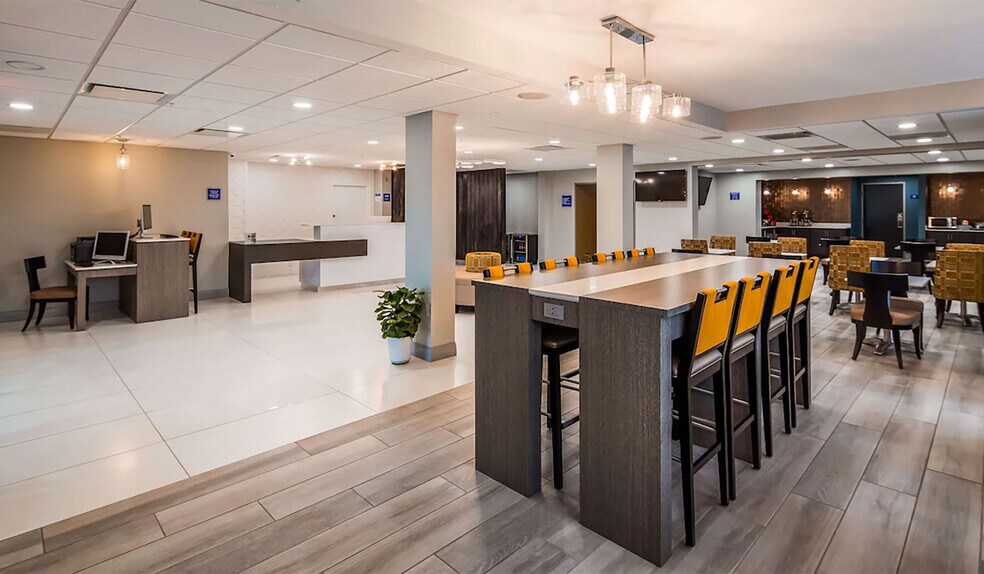 604 1/2 Iaa Dr, Bloomington, IL à vendre - Photo du bâtiment - Image 3 de 15