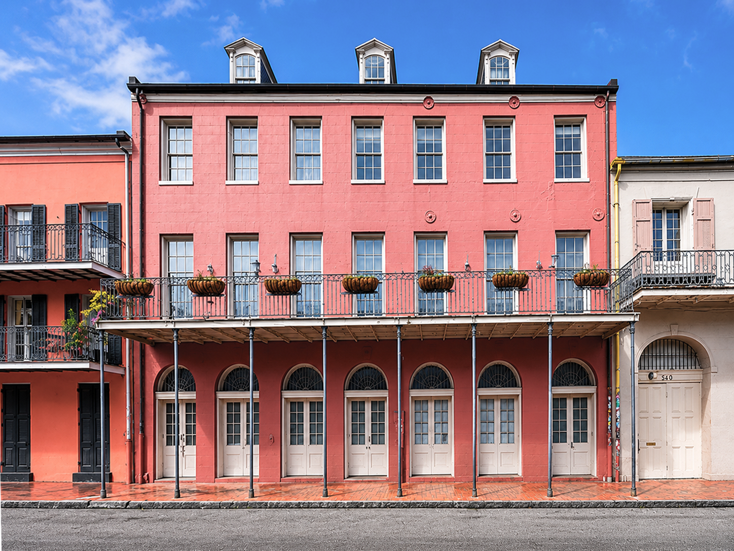 534 Saint Louis St, New Orleans, LA for lease Building Photo- Image 1 of 8