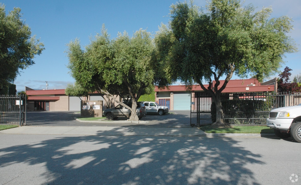 529 Forman Dr, Campbell, CA for lease - Primary Photo - Image 1 of 3