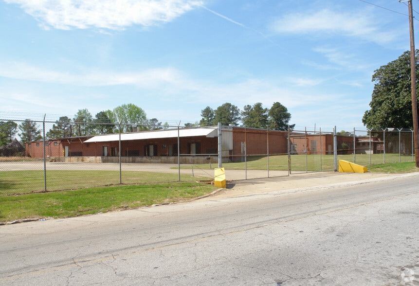 1050 Oakleigh Dr, East Point, GA for lease - Building Photo - Image 3 of 3