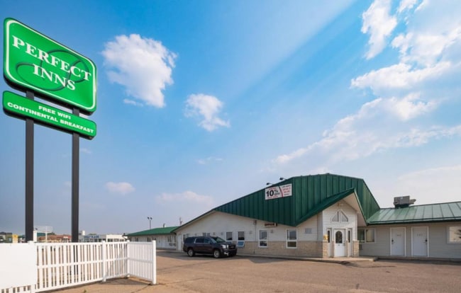 Plus de détails pour 238 Sims Ave, Weyburn, SK - Services hôteliers à vendre
