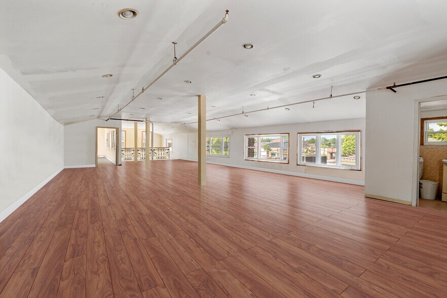 831 Broadway, Newark, NJ à louer - Photo intérieure - Image 2 de 8