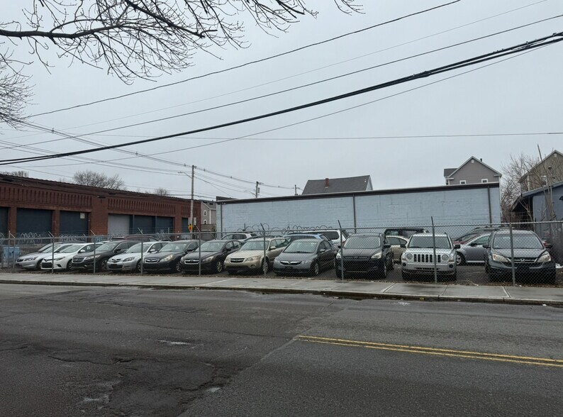 550 Prairie Ave, Providence, RI à louer - Photo du bâtiment - Image 2 de 12