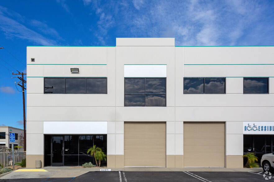 440 S Hindry Ave, Inglewood, CA for lease - Building Photo - Image 2 of 8