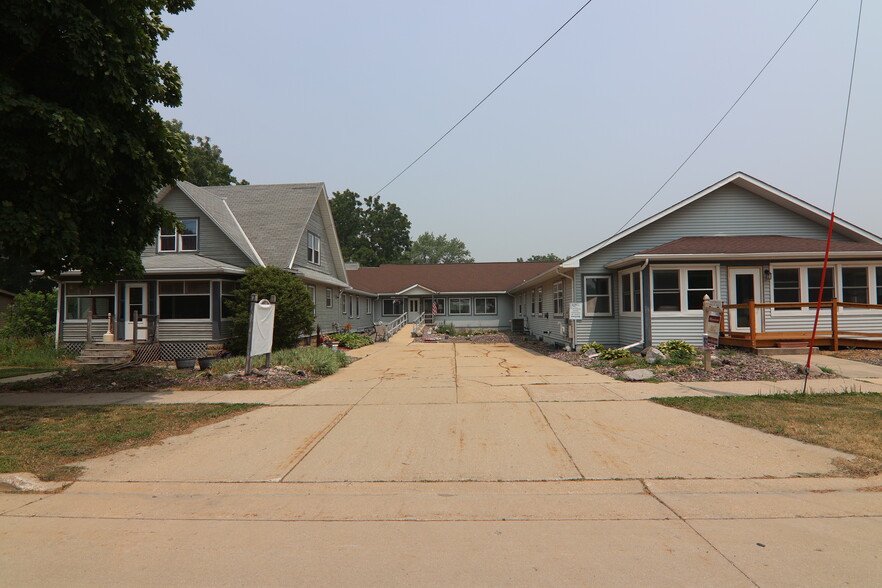 238 E Madison Ave, Milton, WI à vendre - Photo du bâtiment - Image 1 de 1