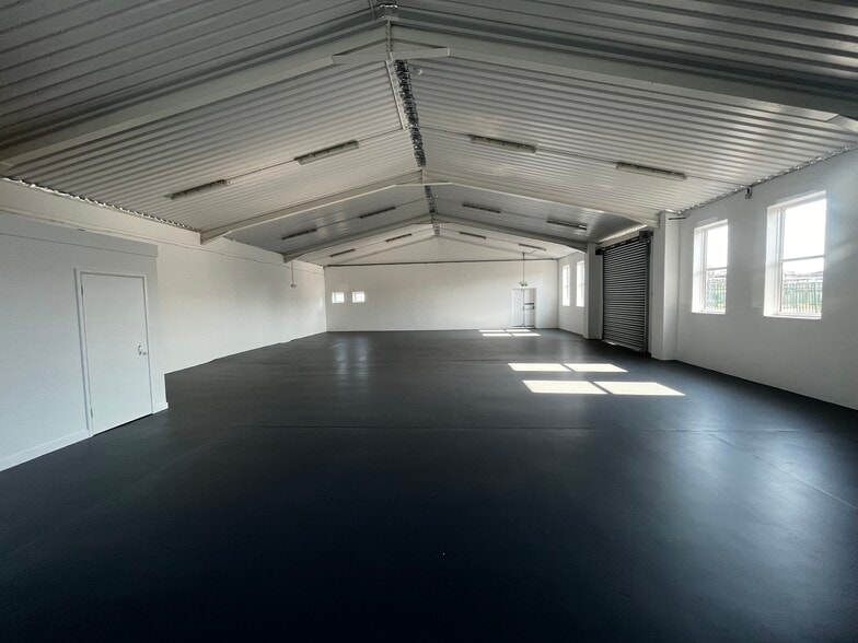 Dominion Way West, Worthing for lease - Building Photo - Image 2 of 8