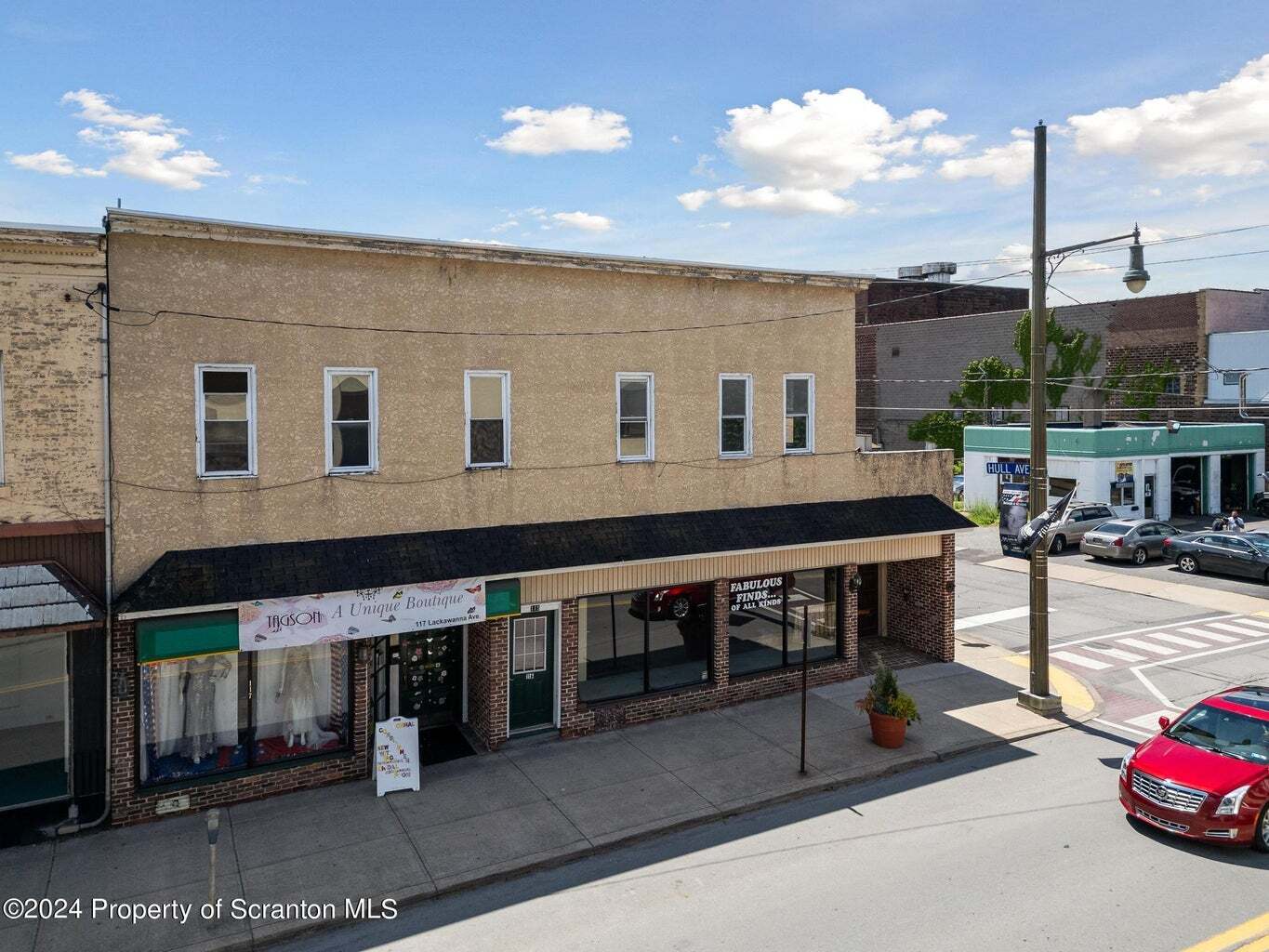 113 Lackawanna Ave, Olyphant, PA for sale Primary Photo- Image 1 of 14