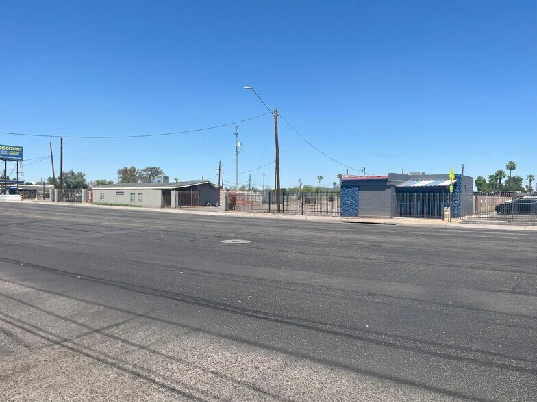 2204-2206 W Indian School Rd, Phoenix, AZ à vendre - Photo du bâtiment - Image 1 de 10