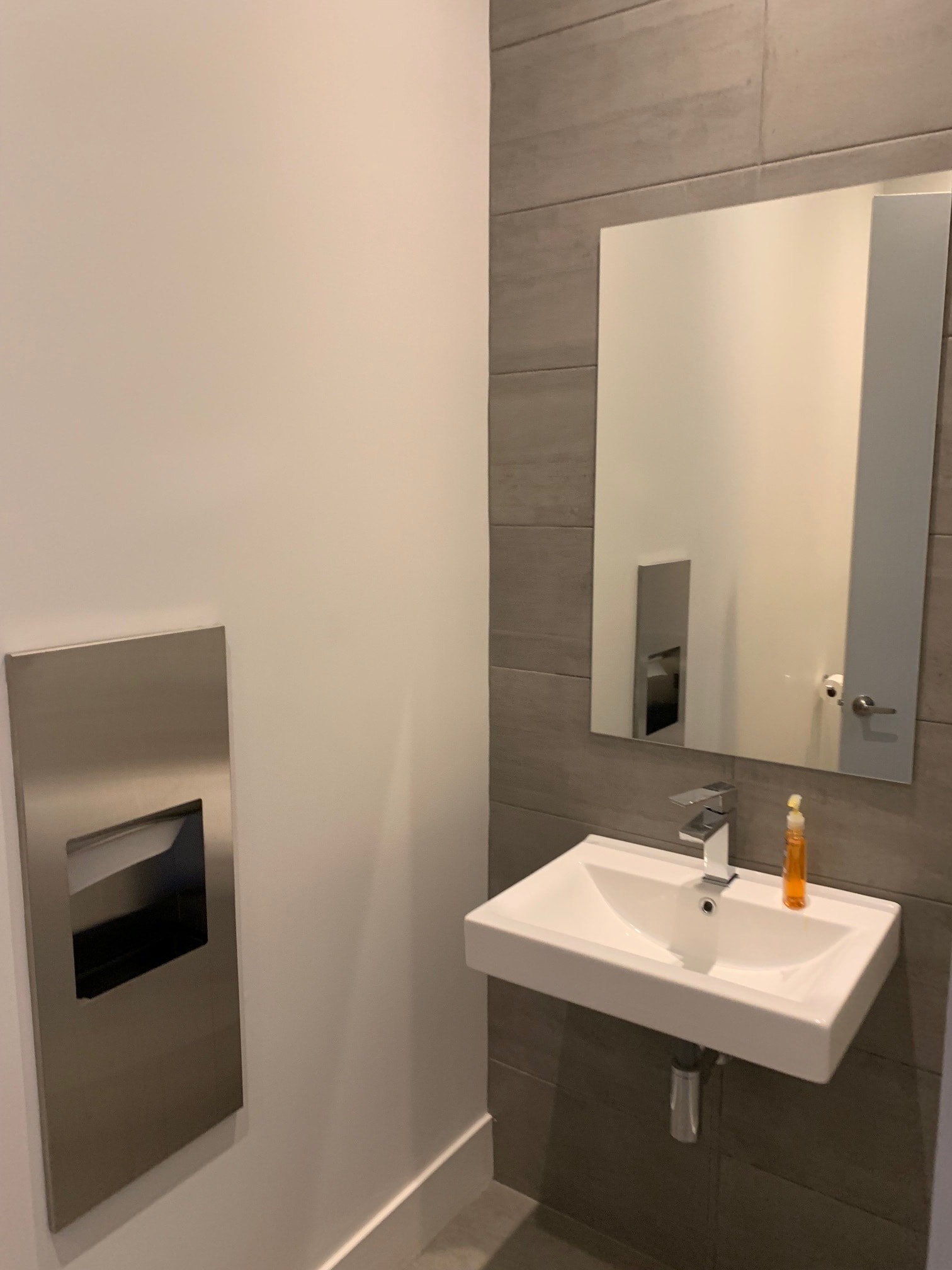 615 Main St, Cincinnati, OH for lease Interior Photo- Image 1 of 5