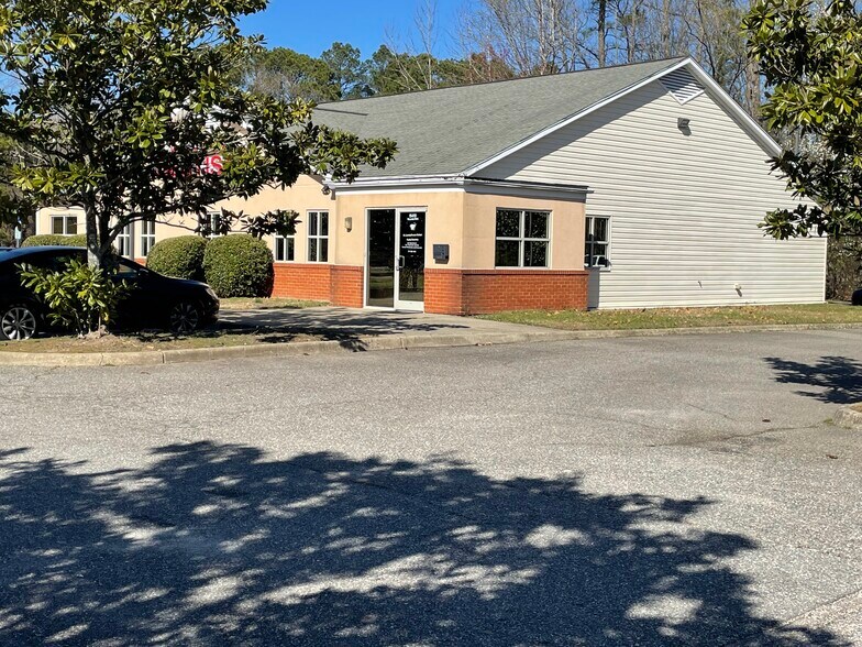 15408-15410 Warwick Blvd, Newport News, VA à vendre - Photo du bâtiment - Image 2 de 4