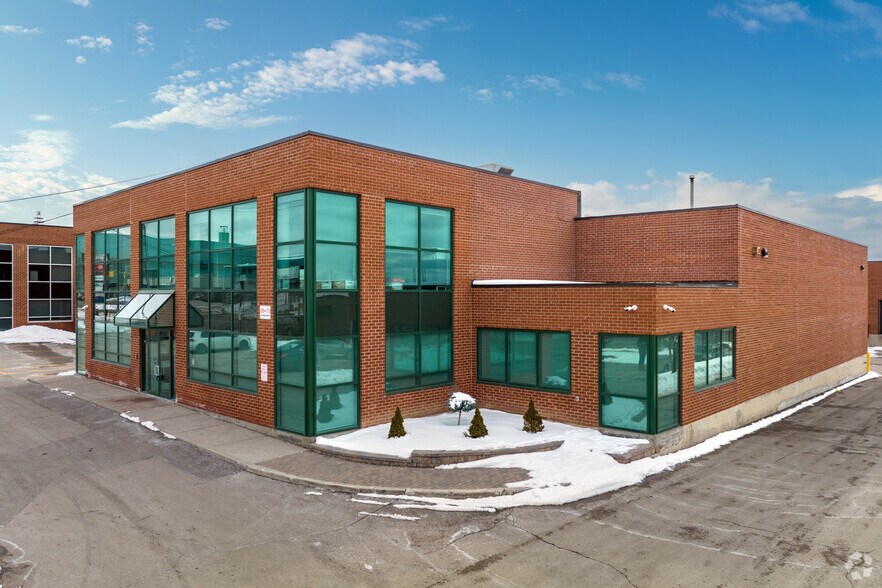 75-99 Ingram Dr, Toronto, ON for sale - Primary Photo - Image 1 of 1