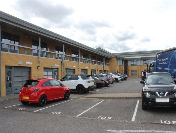 Metcalf Way, Crawley à louer - Photo du bâtiment - Image 2 de 5