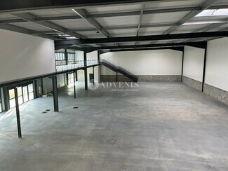 Plus de détails pour Local d'activités à louer