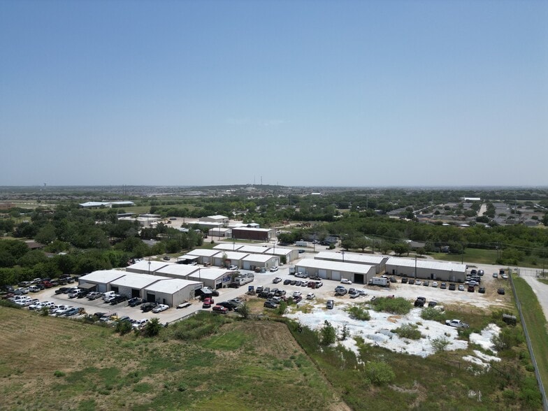 3019 Keller Hicks Rd, Fort Worth, TX for lease - Building Photo - Image 3 of 10