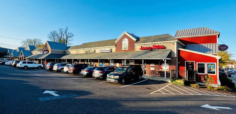 323 E Gay St, West Chester, PA for lease - Building Photo - Image 1 of 2