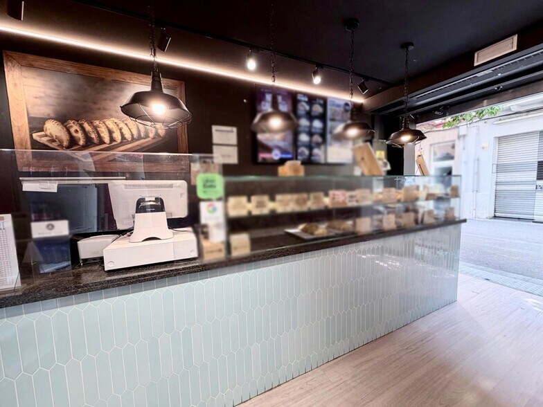 Retail in L'Hospitalet de Llobregat, Barcelona for lease - Primary Photo - Image 1 of 1