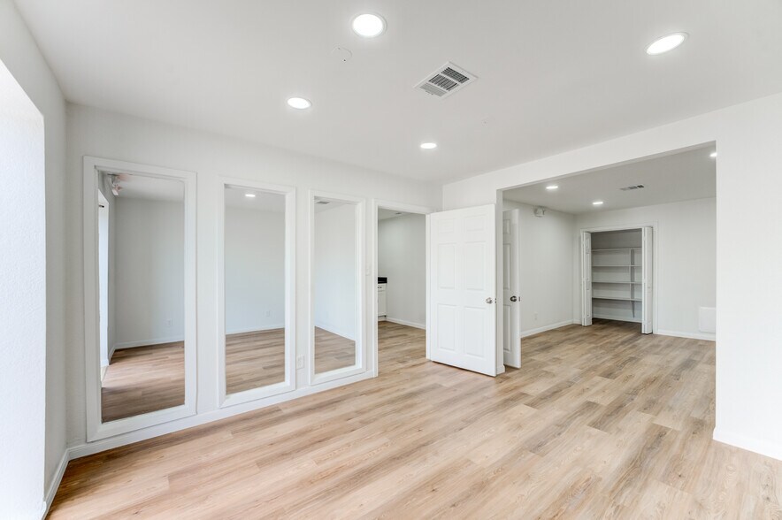 10215 Papalote St, Houston, TX à louer - Photo du bâtiment - Image 1 de 79