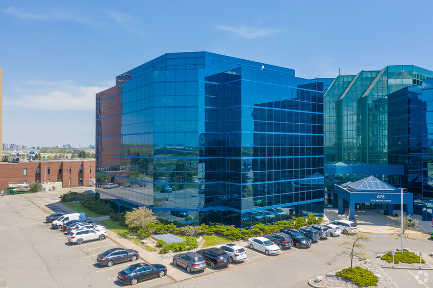 675 Cochrane Dr, Markham, ON for lease - Primary Photo - Image 1 of 10